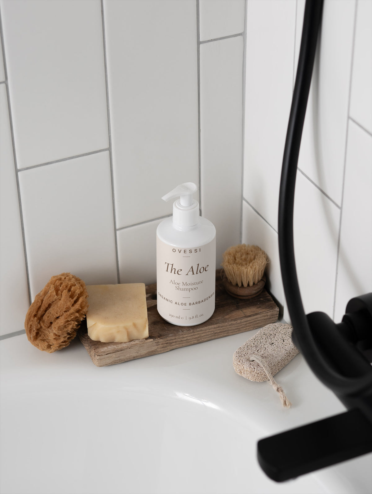 The Aloe : Aloe Moisture Shampoo